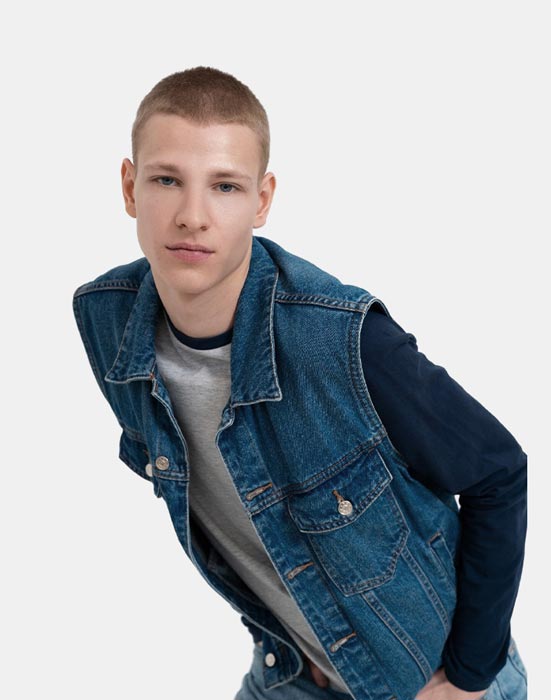 ModeFit Straight Jeans